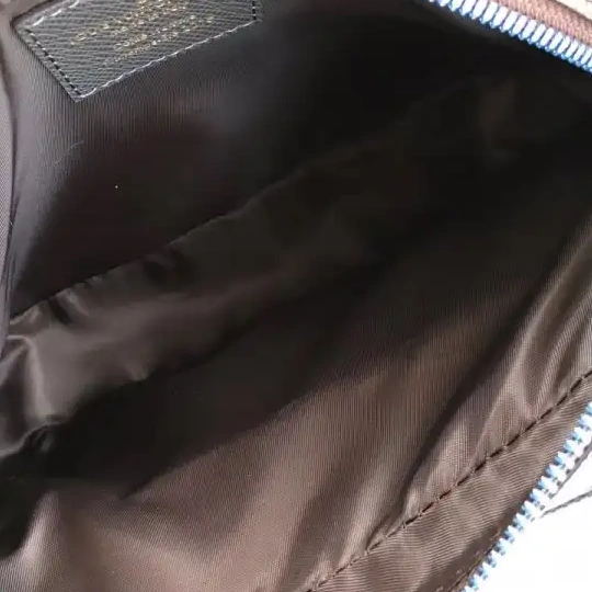 AAA Replica Ru Vuitton Louis Messenger 0624